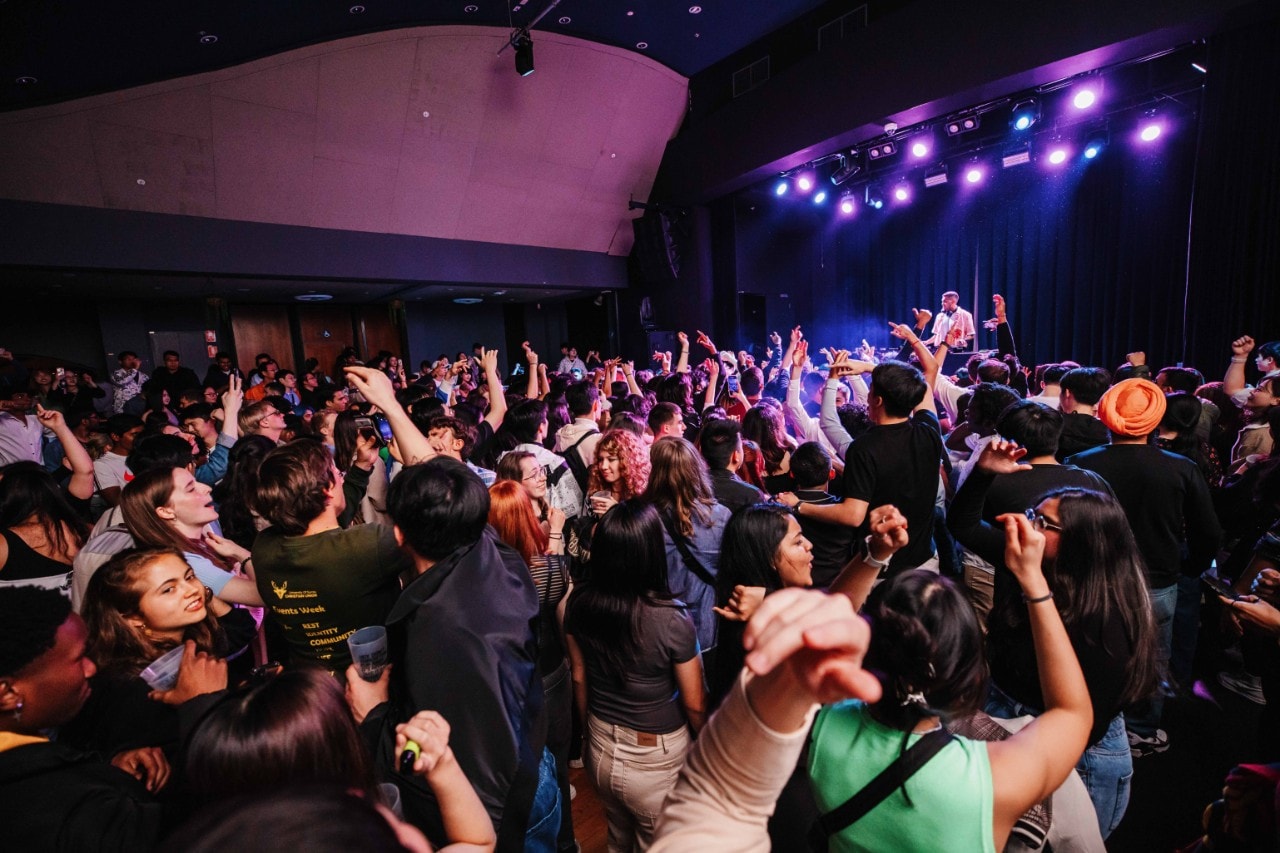 Students dancing in Manning Bar at Welcome 2023.