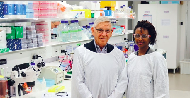 Dr Catchlove and Dr Melkam, inaugural Nicholas Catchlove fellowship recipient, in the labs at the Charles Perkins Centre.