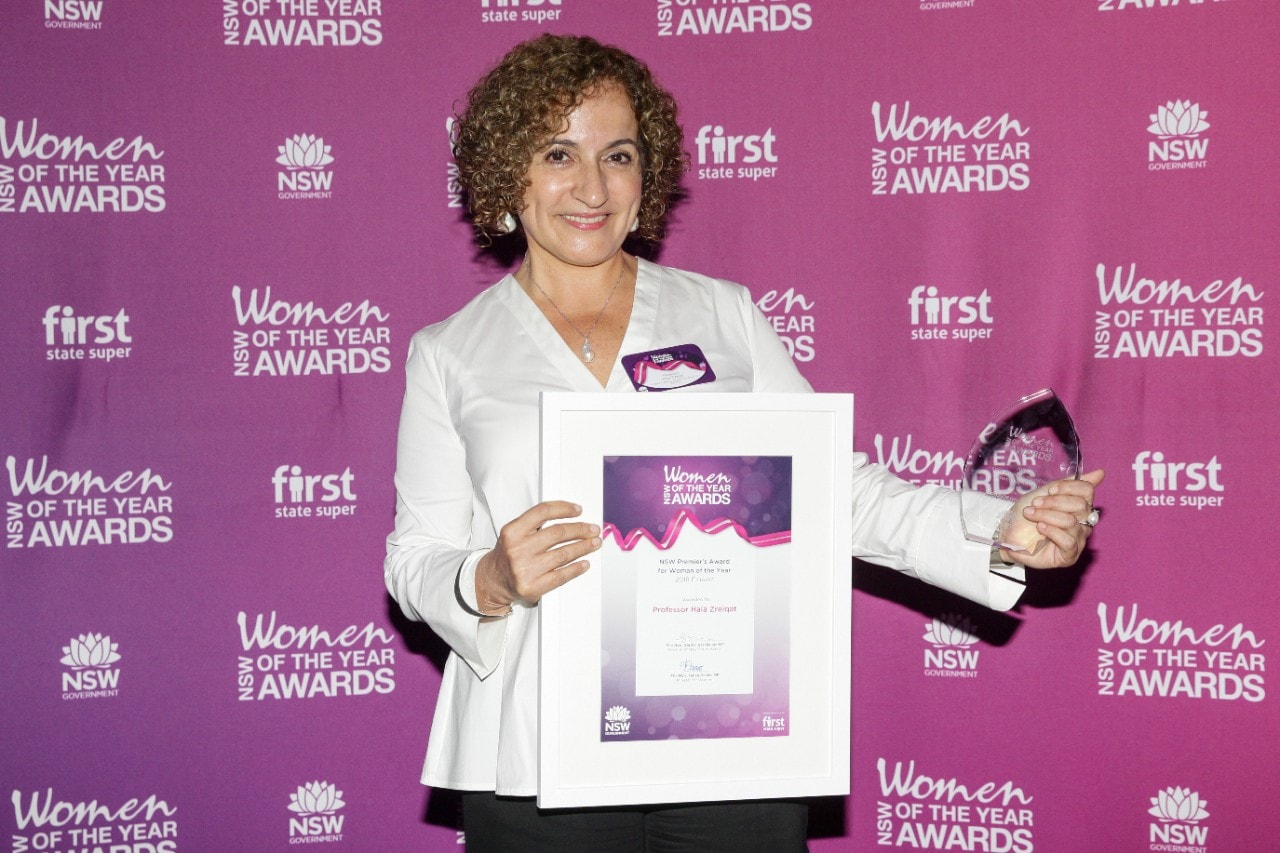 Professor Zreiqat with her NSW Woman of the Year award. Image © Salty Dingo 2018.