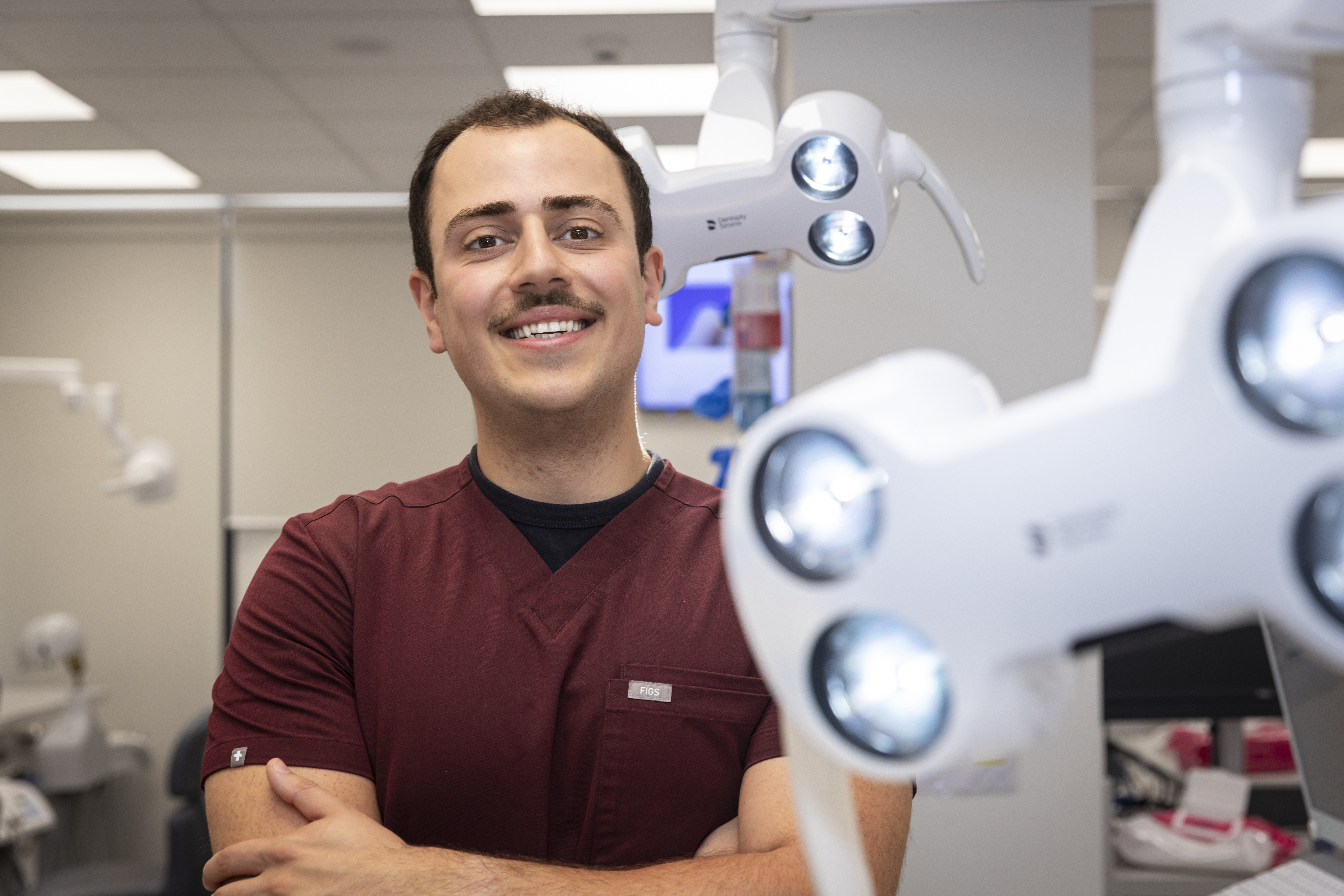 Dental student working in the simulation clinic