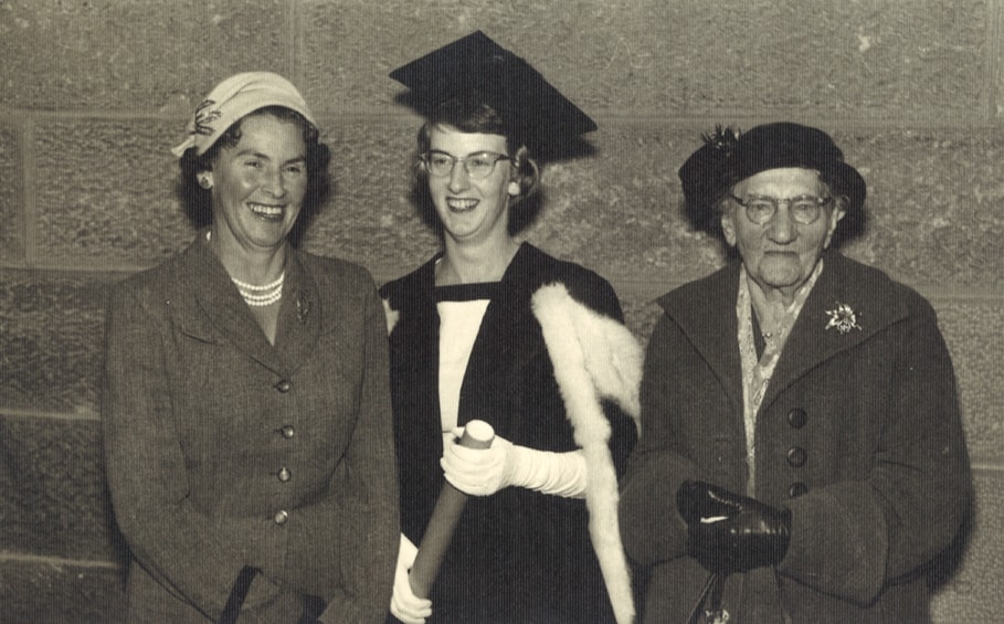 Anne Thomson (centre), her mother Marjorie James (left), and grandmother Amy Hodgkins.